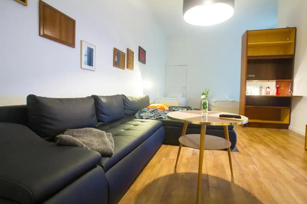 Central , 3 Rooms in Frankfurter Tor - photo 8