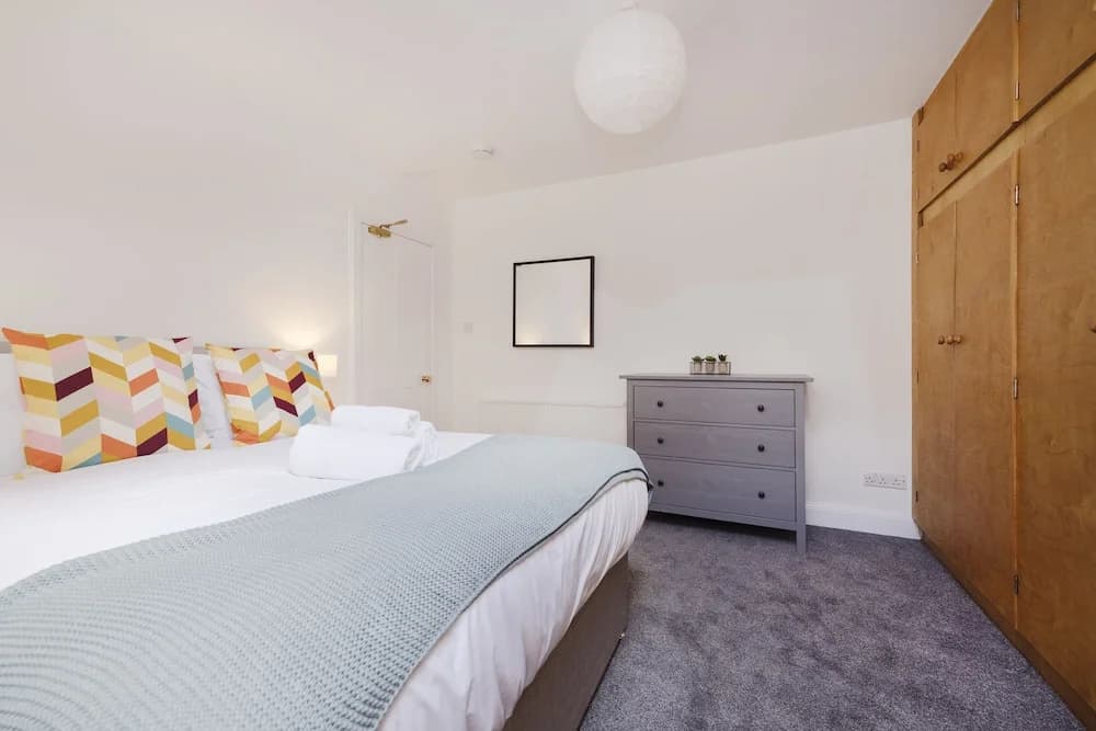 JOIVY Beautiful 2-Br Mews Home, Near Princes Street - photo 5