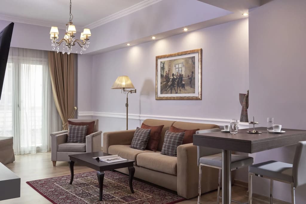 AVA Hotel & Suites - photo 3
