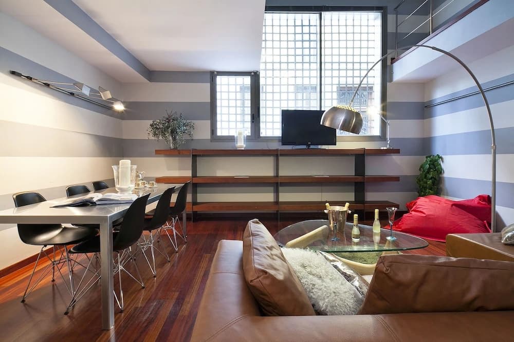 My Space Barcelona Gracia Pool B32 - photo 13