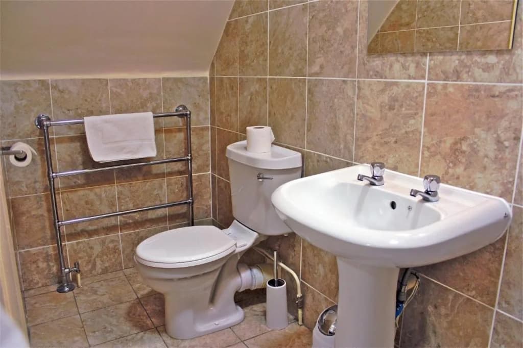 Central Hotel - photo 4