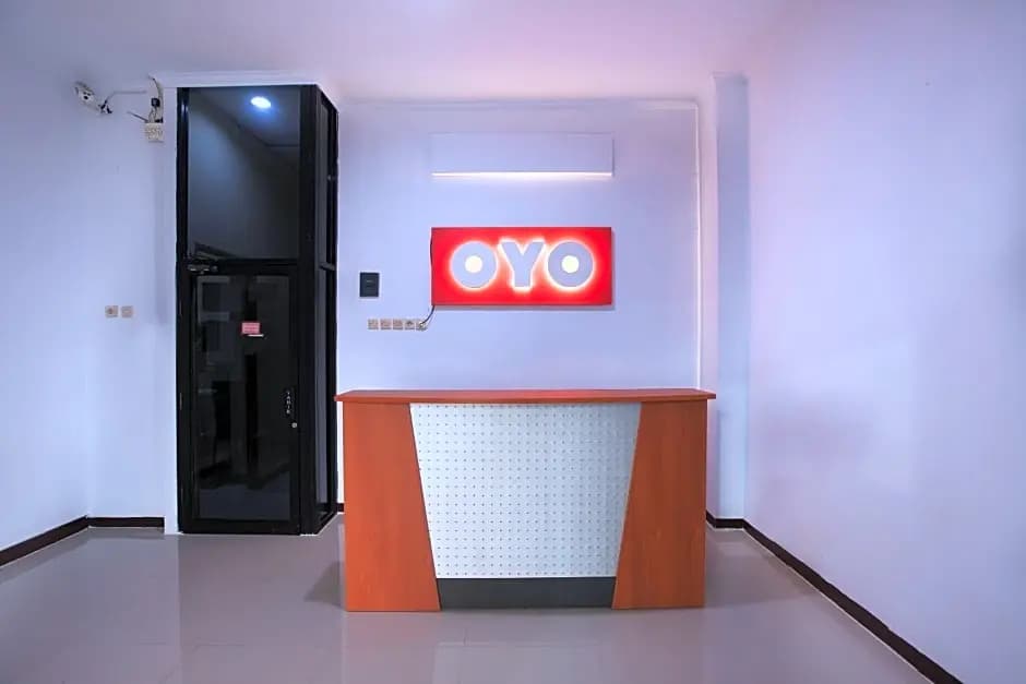 OYO 176 Near Cideng Virgo Residence - photo 12
