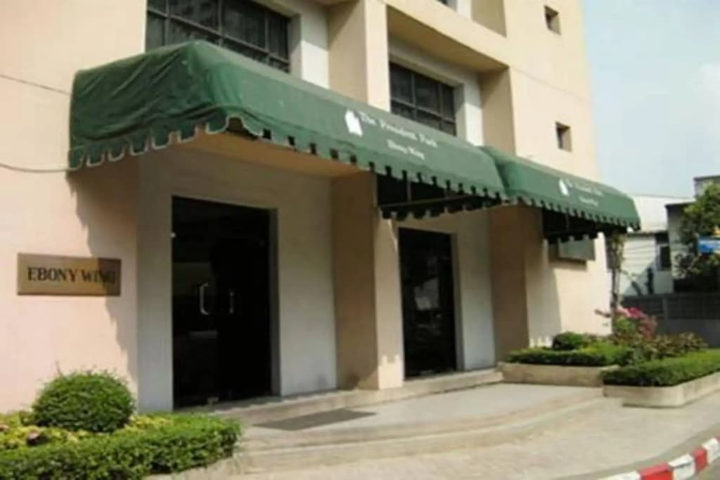 Ebony Tower at Parkview Towers - photo 1
