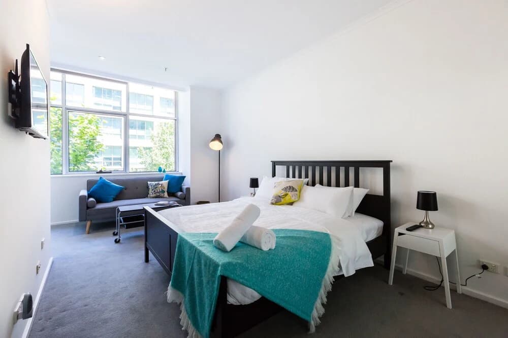 VANCE, 2BDR Melbourne Apartment - photo 6