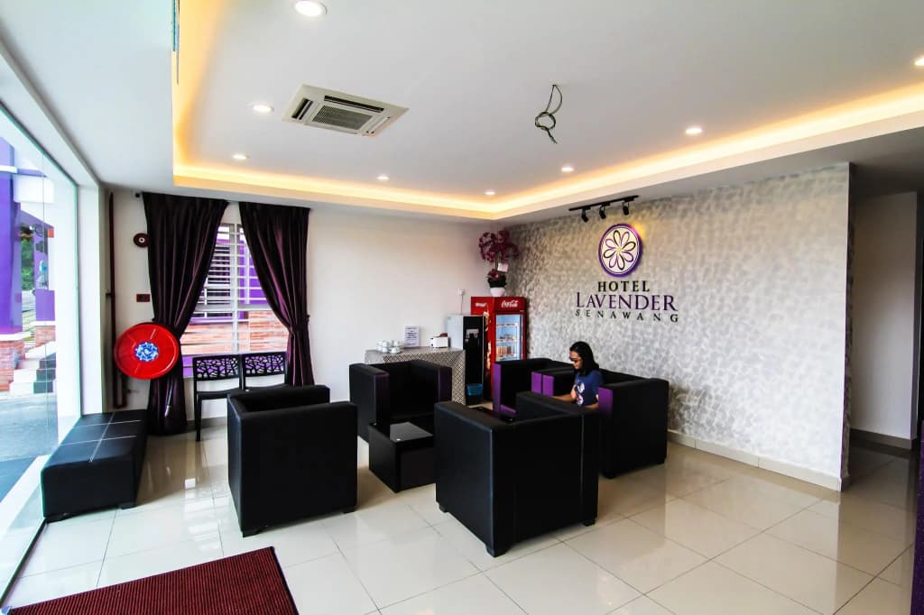 Hotel Lavender Senawang - photo 2
