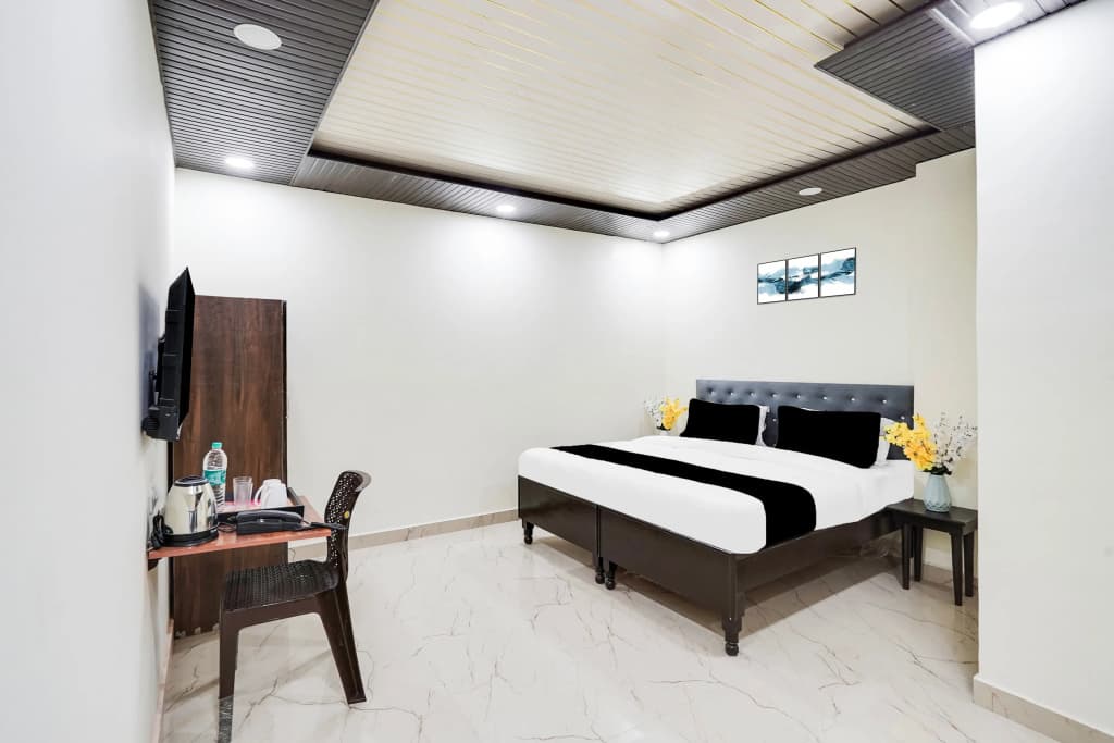 Collection O Nirman Vihar - photo 21