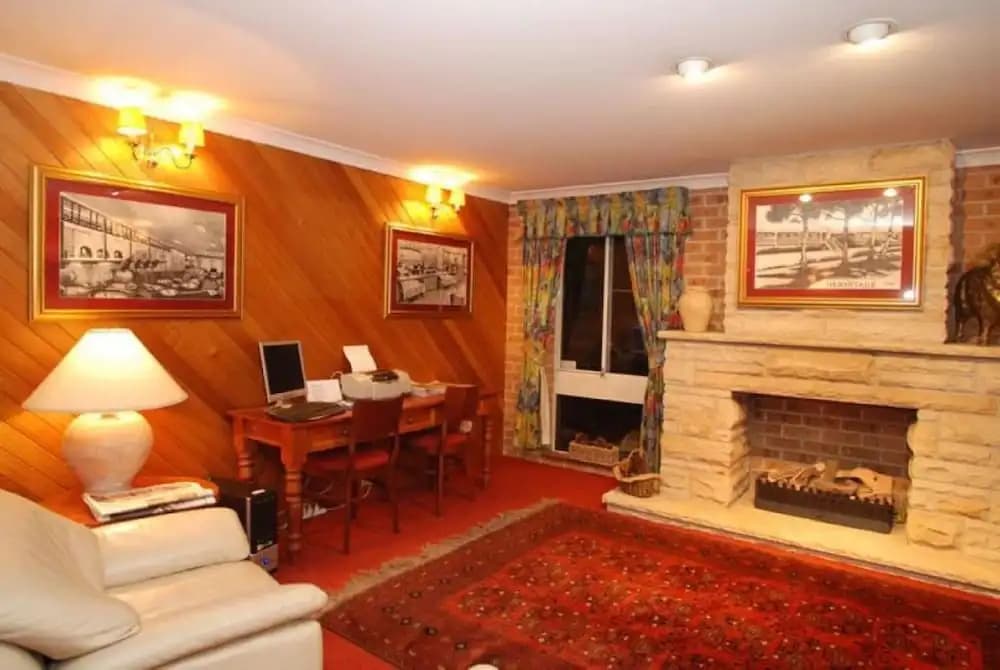 The Hermitage Motel - photo 2