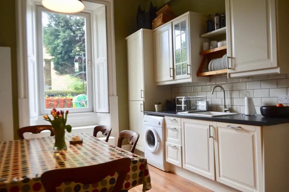 3 Bedroom Family Flat in Newington With Garden - photo 11