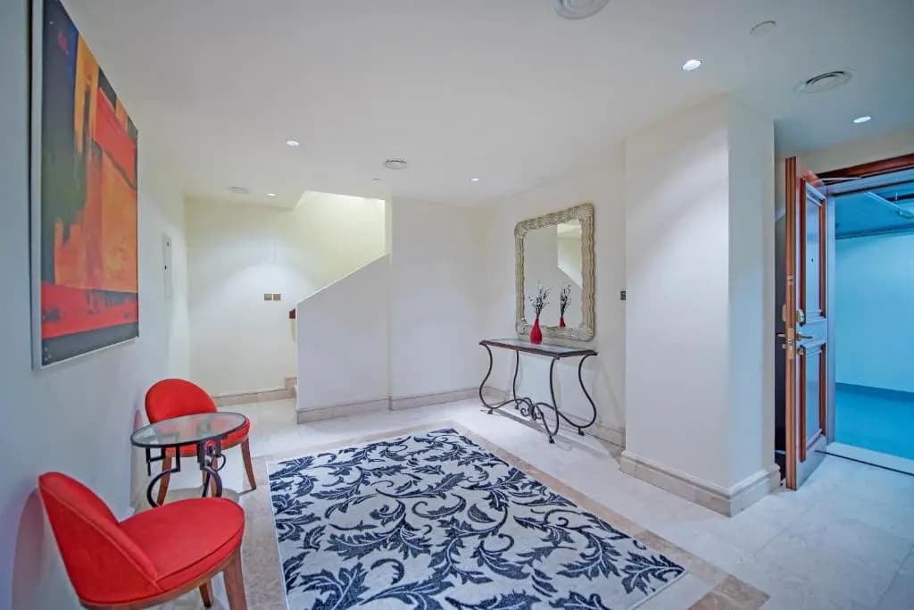 Luxurious 3BR Townhouse with Maid's & Private Pool in Palm Jumeirah - photo 12