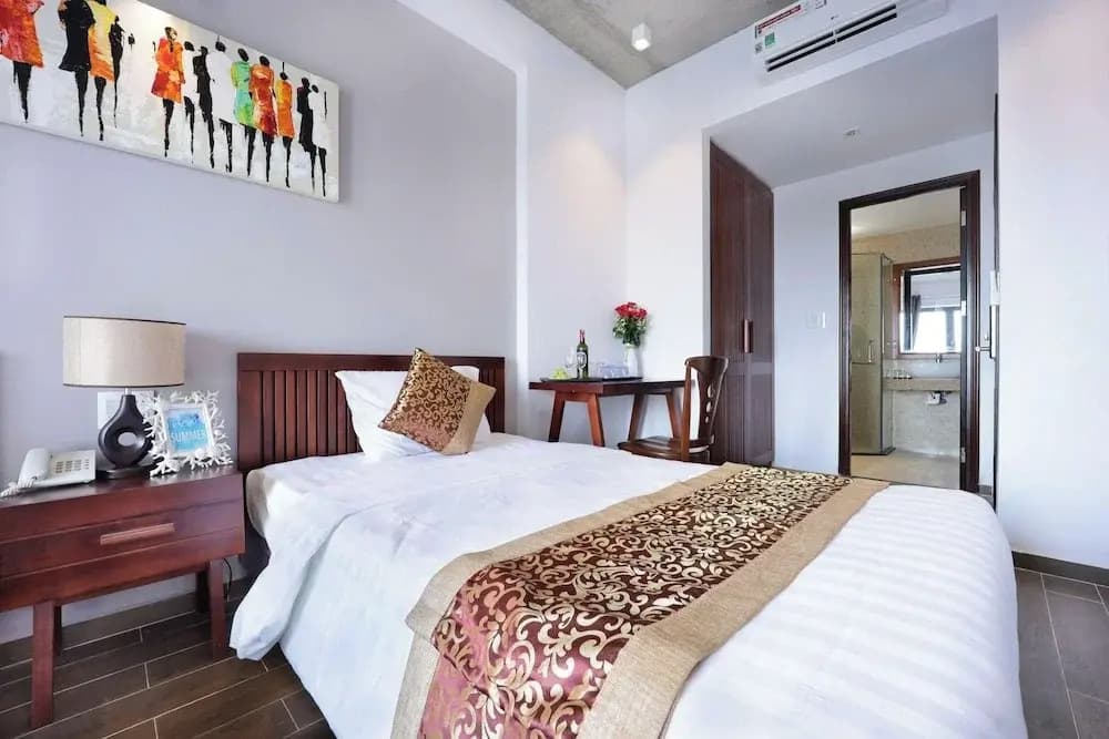 The Shine Hotel & Apartment - photo 3