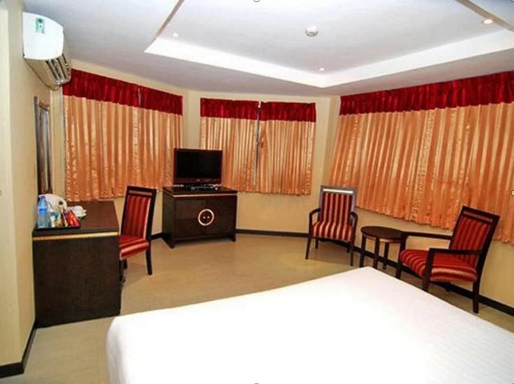 Lucky Palace Hotel - photo 5