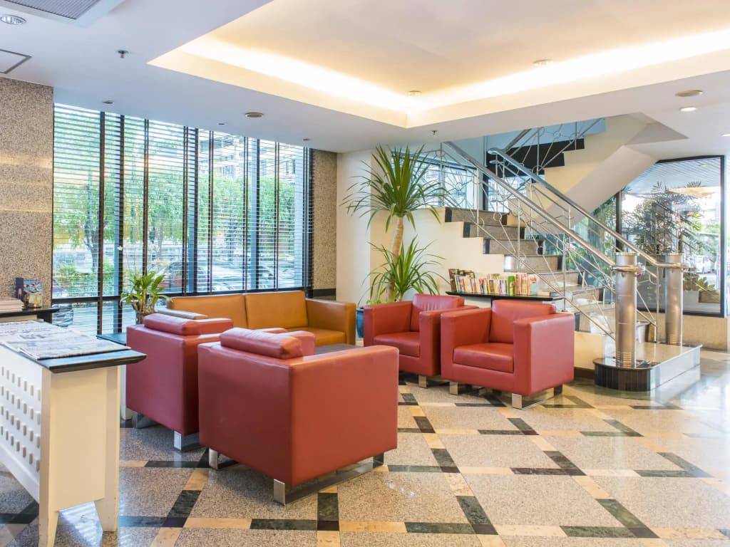 BU Place Hotel - photo 2
