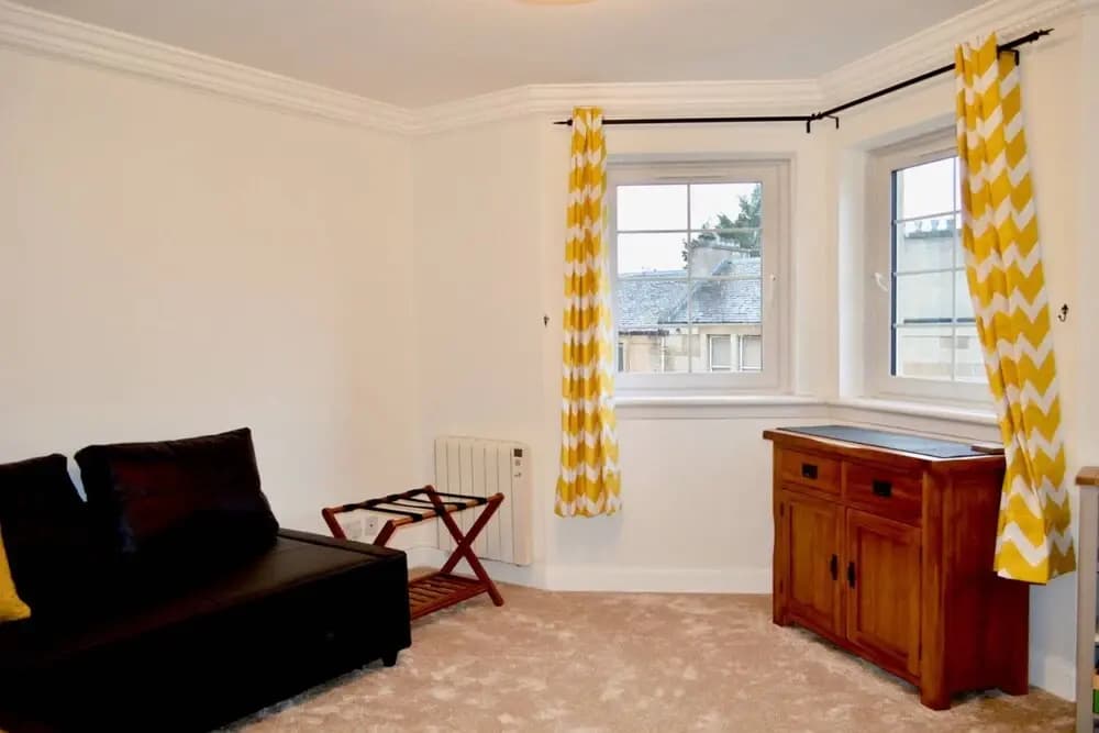 Edinburgh Apartment With Pool and Rooftop Views - photo 5