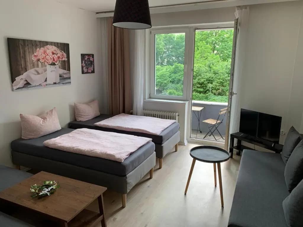 BERLIN mal ANDERS ERLEBEN - HIER TOBT DAS LEBEN - photo 3