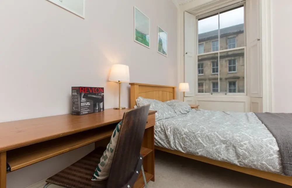 Spacious, Bright 5-br Flat for 10 in Edinburgh - photo 36