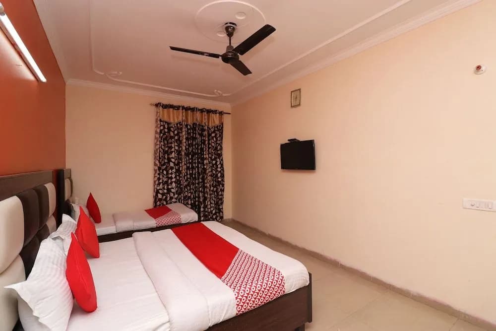 OYO 35663 Mayank Palace - photo 2