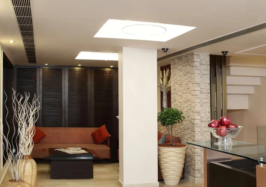 Stallen Suites Nehru Place - photo 2