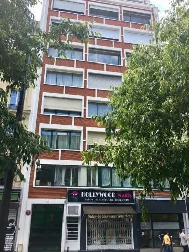 Standing-Montparnasse - main photo
