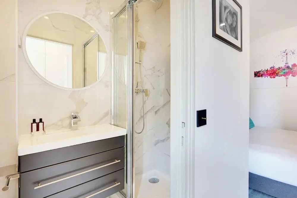 Modern Apartment With Balcony - 2br/6p- Roquette - photo 7