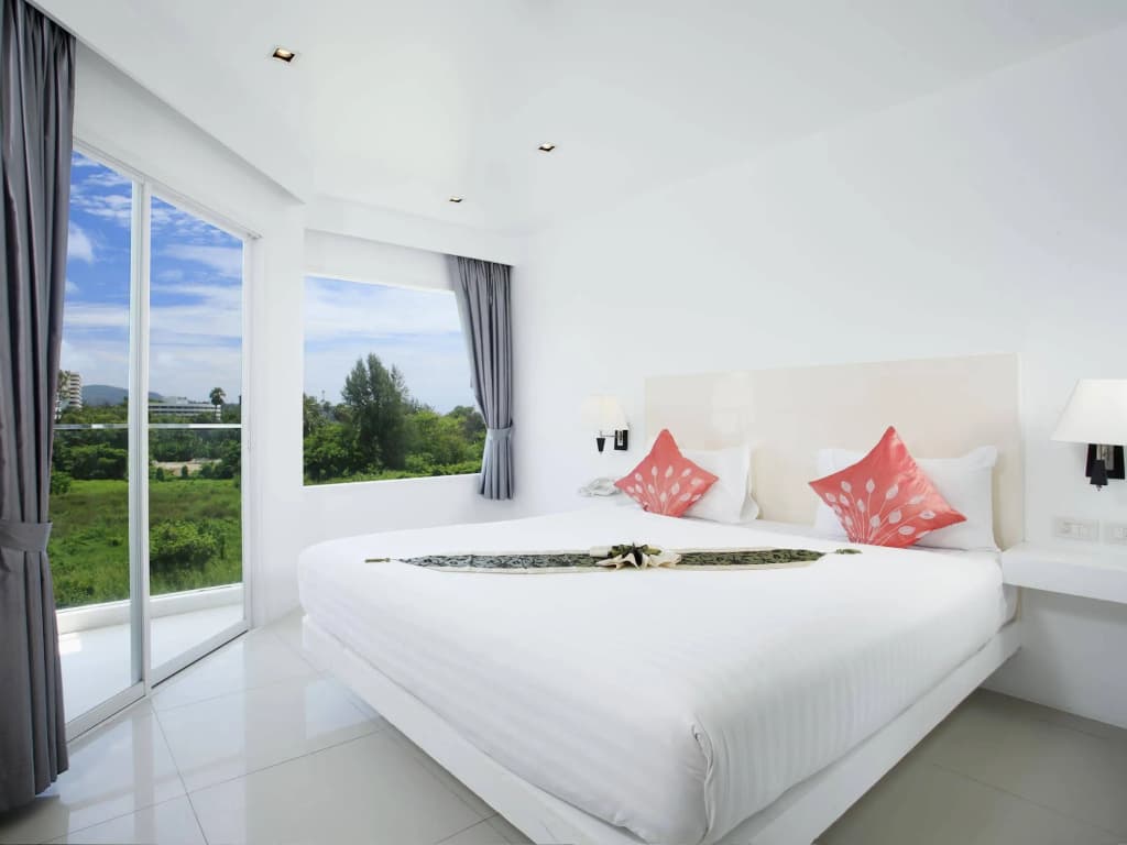 Grand Sunset Hotel Phuket - photo 4