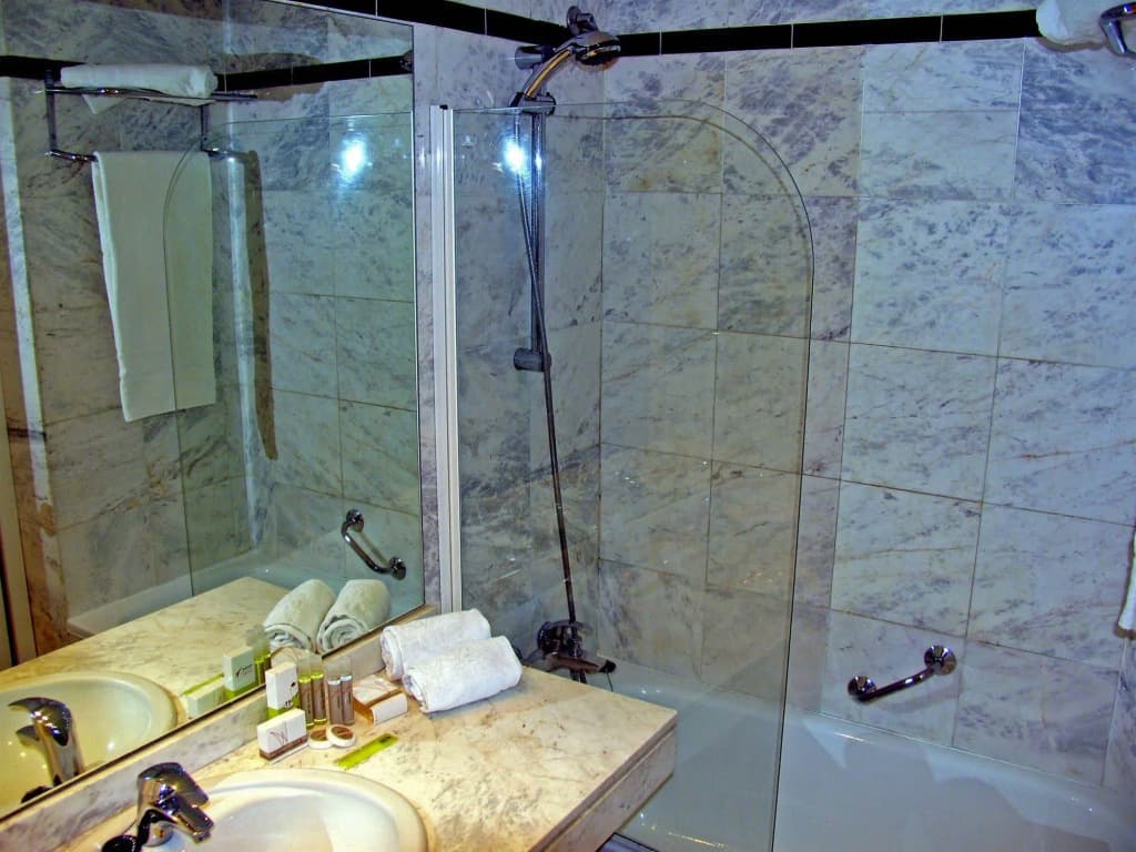 Ginosi Pedralbes Hotel - photo 9
