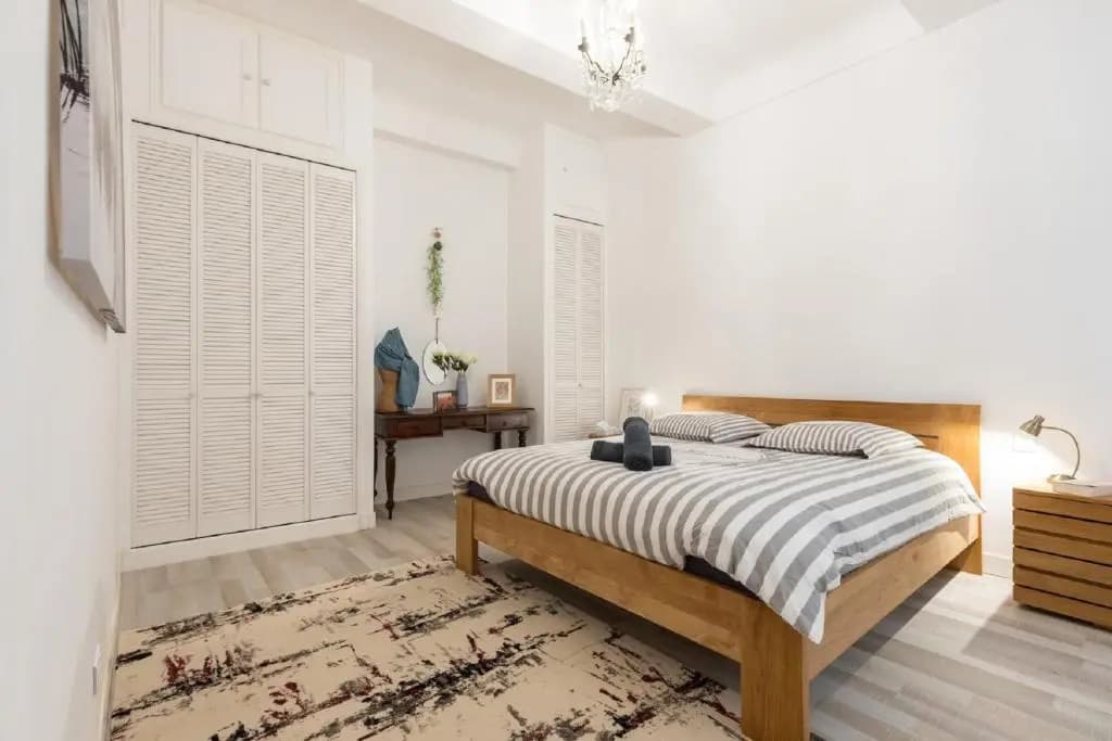 Pref 2 · F4 - Vaste Et Bourgeois ,3 Chambres, Ascenseur, Vx-Nice - photo 4