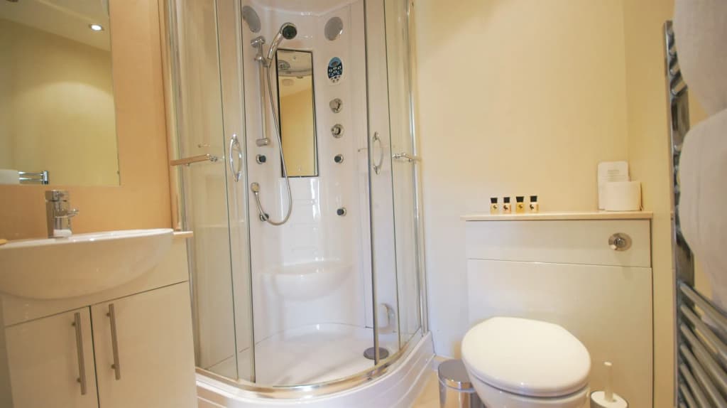 Crompton Court - photo 6