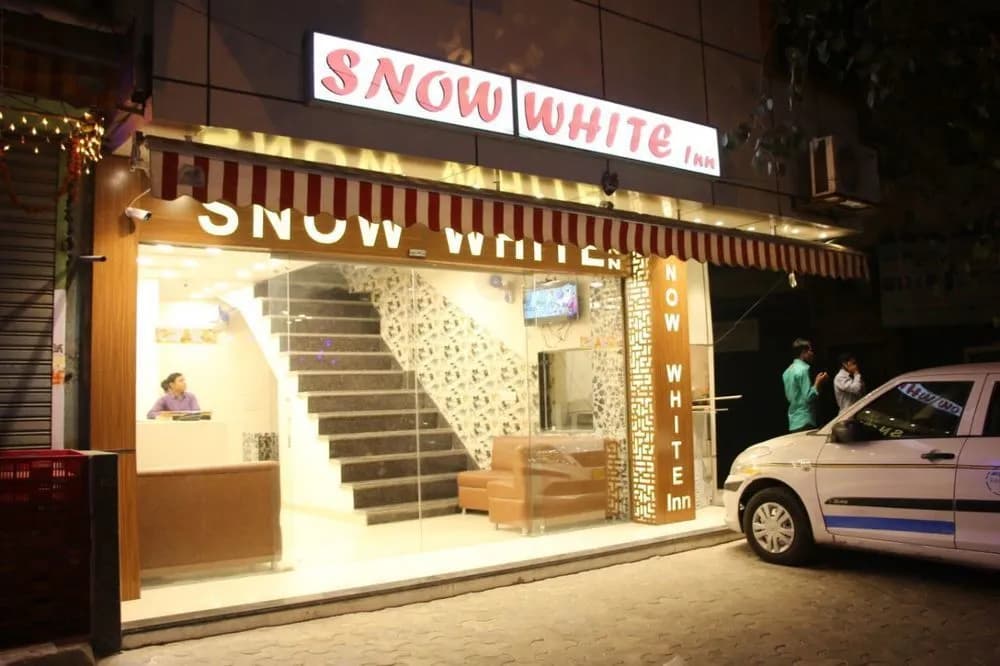 Hotel Snow White Inn - main photo