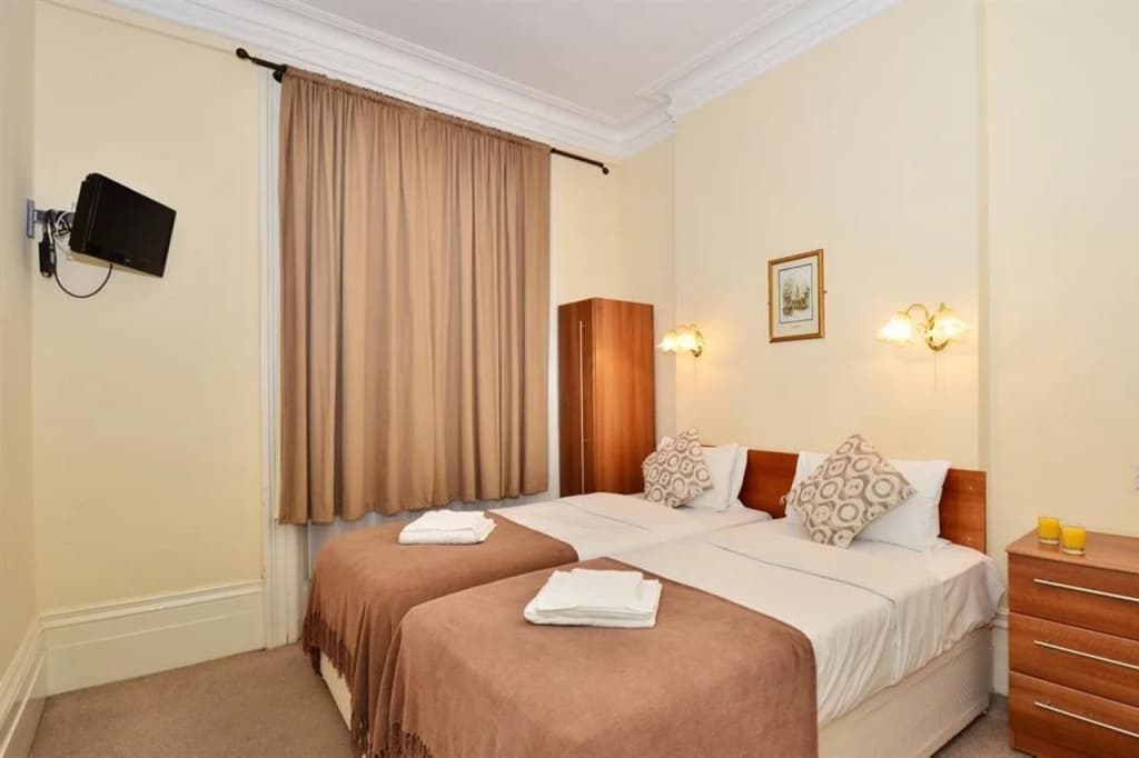 So Paddington Hotel - photo 4
