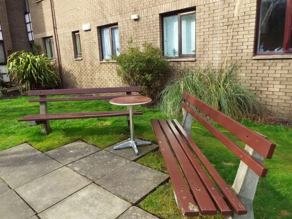 Ideal Central Edinburgh location with free on-site private parking - photo 13