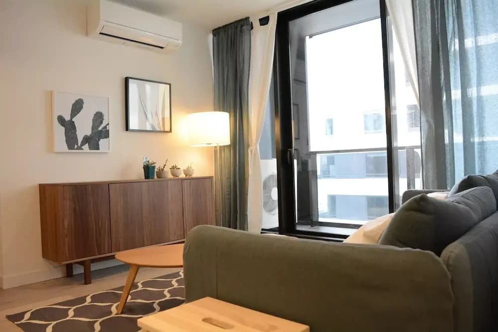 Deluxe Melbourne Empire Apartment - photo 2