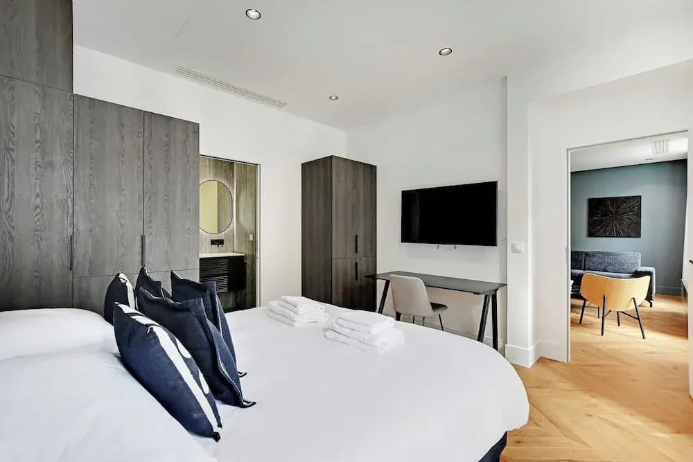 Stunning Apartment - 2br/6p - Madeleine - photo 3