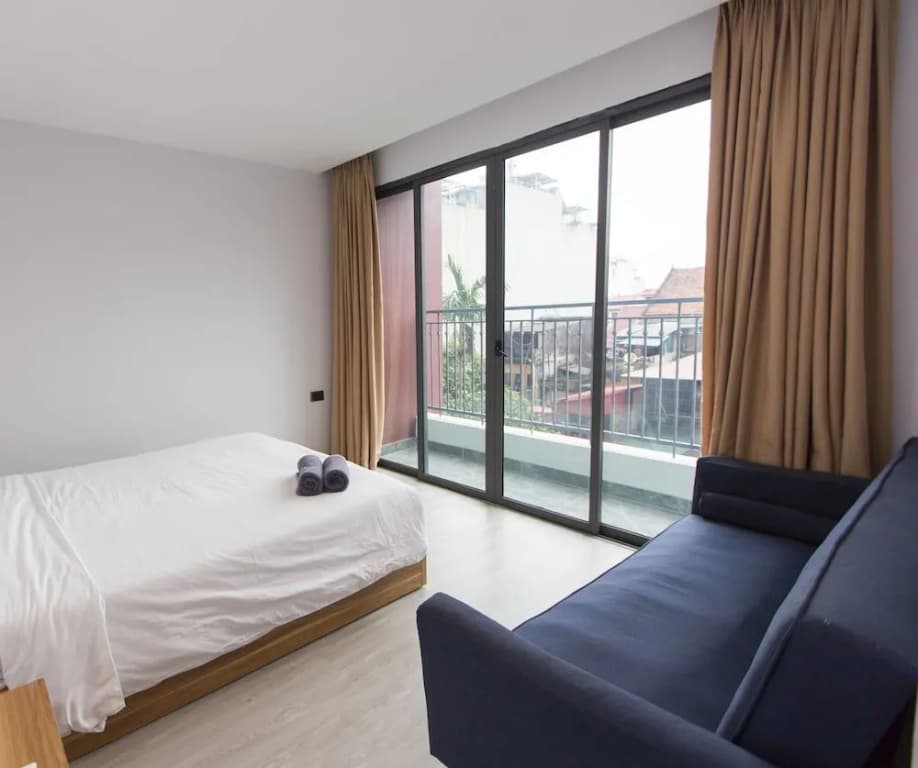 ONE 18 Ngoc Lam Apartment - photo 4