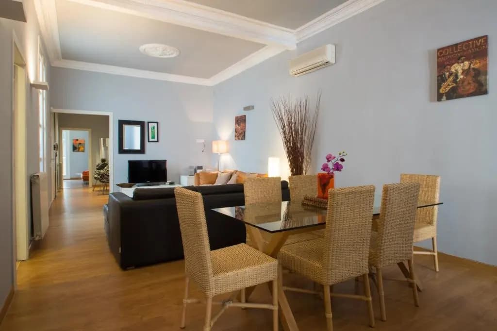 Luxury Central Apartment - photo 9