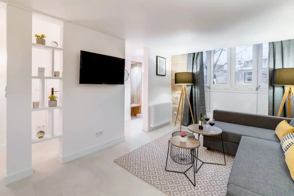 Spacious and Charming Flat on île de la Cité - photo 4
