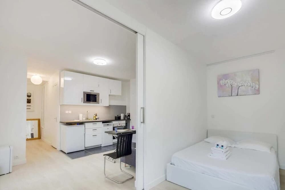 Minimalist Apartment in Rue Hippolyte - 14th Arrondissement - photo 3