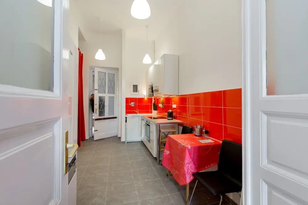 Next Stop Apartment - photo 5