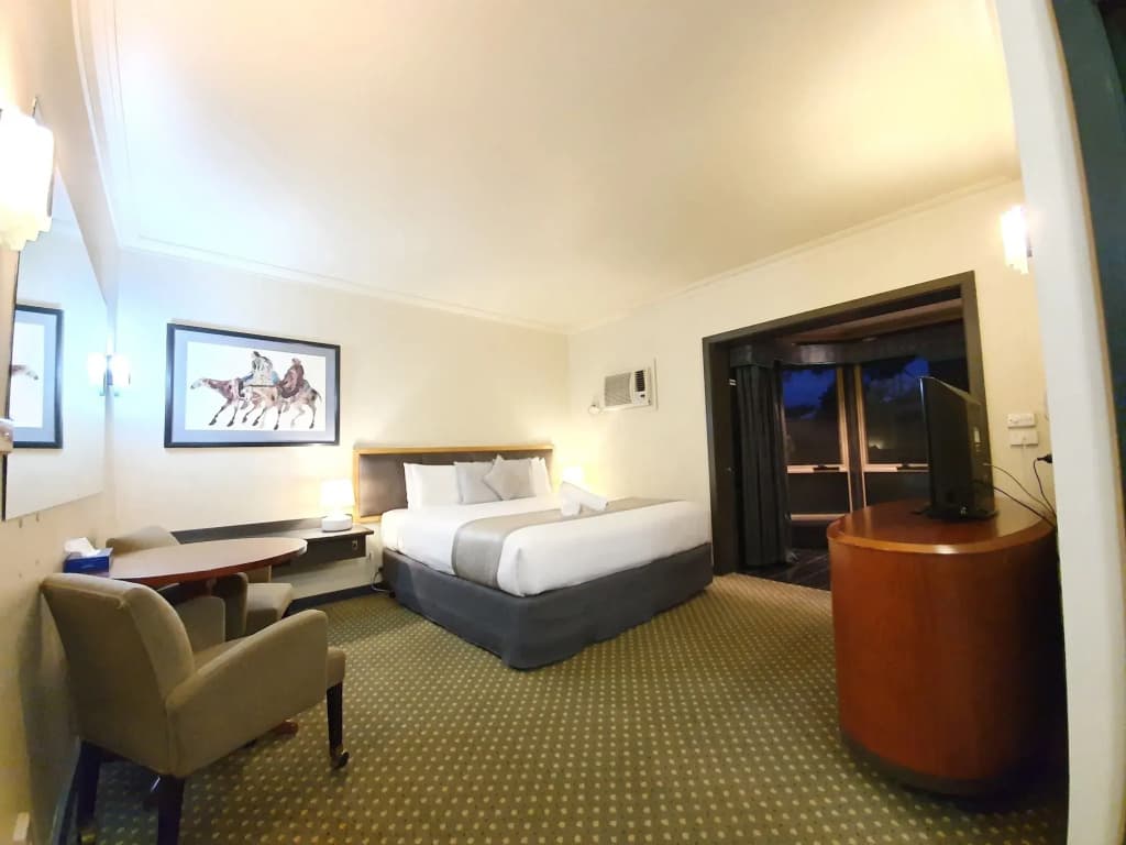 Bell Motel - photo 2