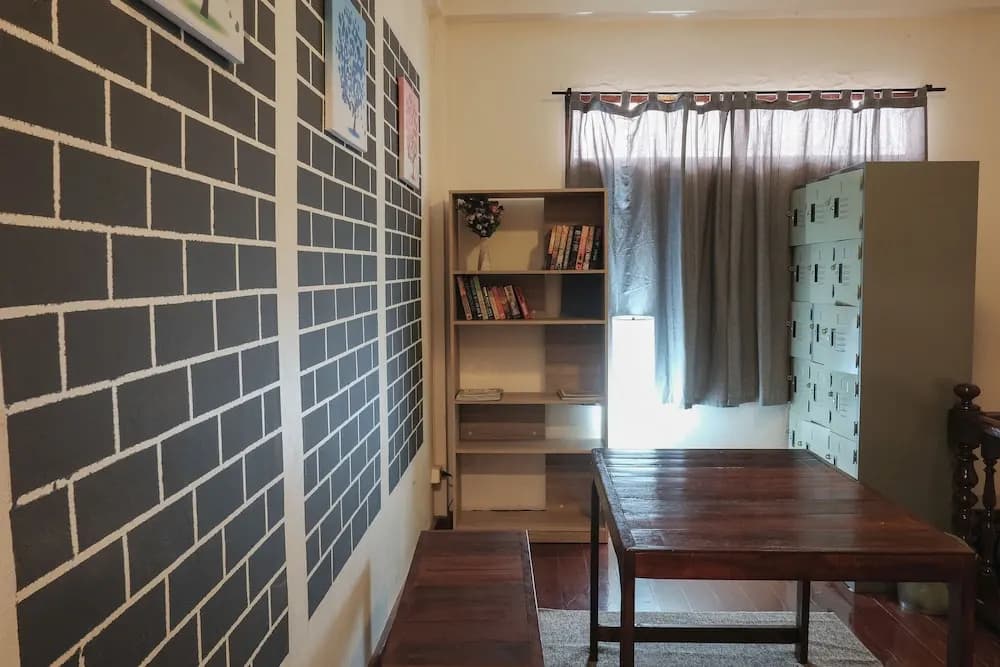 The Bridge Hostel - photo 9