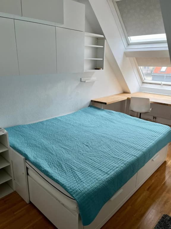 Dachgeschosswohnung mit kostenlosem Parkplatz ! - photo 4