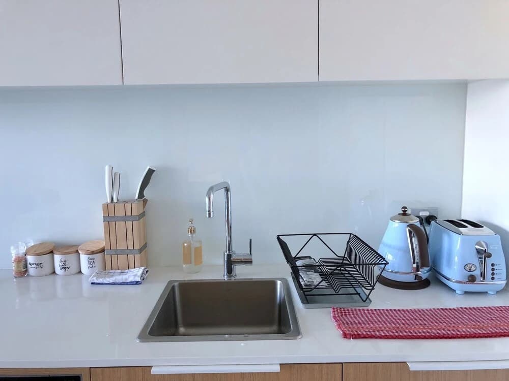 Modern Docklands Apartment in CBD - photo 14