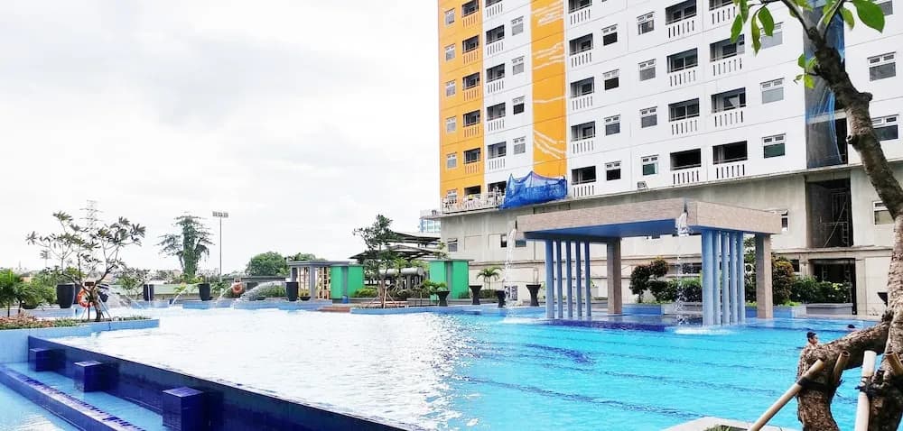 Furnished Studio with Comfortable Design Green Pramuka Apartment - photo 12
