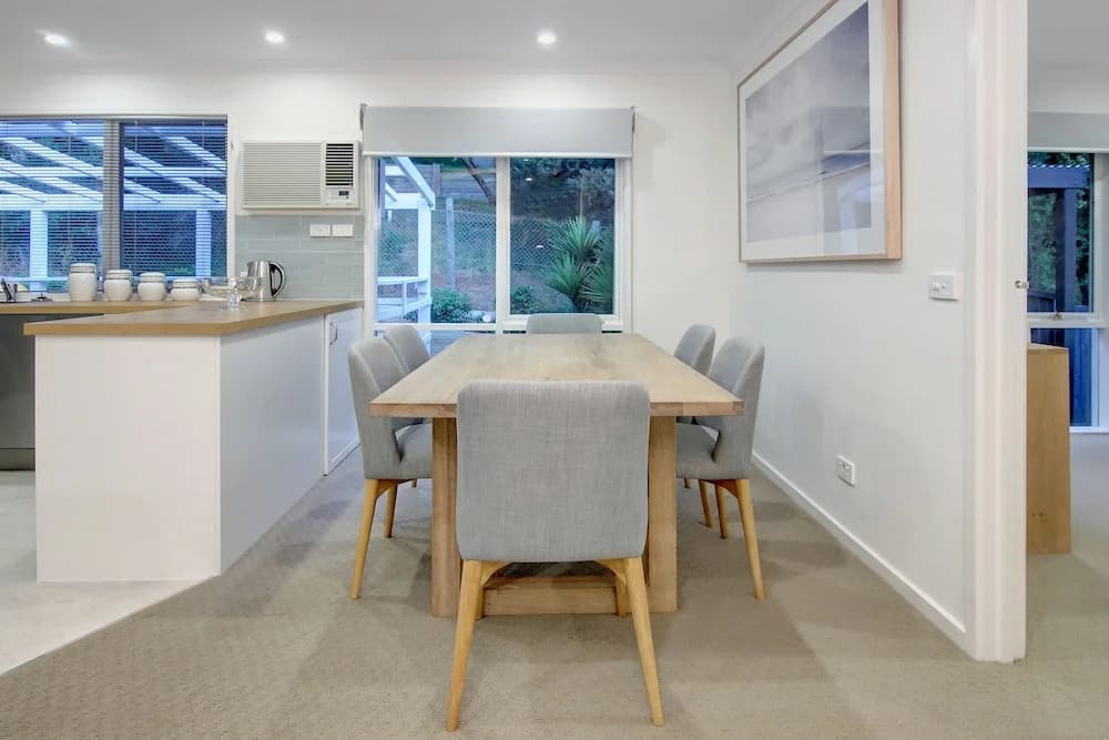 Stylish Coastal Retreat - photo 5