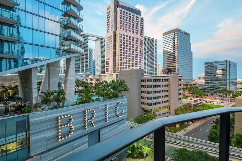 Suites at SLS LUX Brickell managed by CE - photo 23