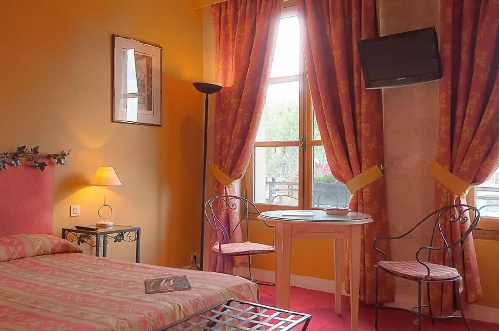 Hotel Les Rives De Notre Dame - photo 22