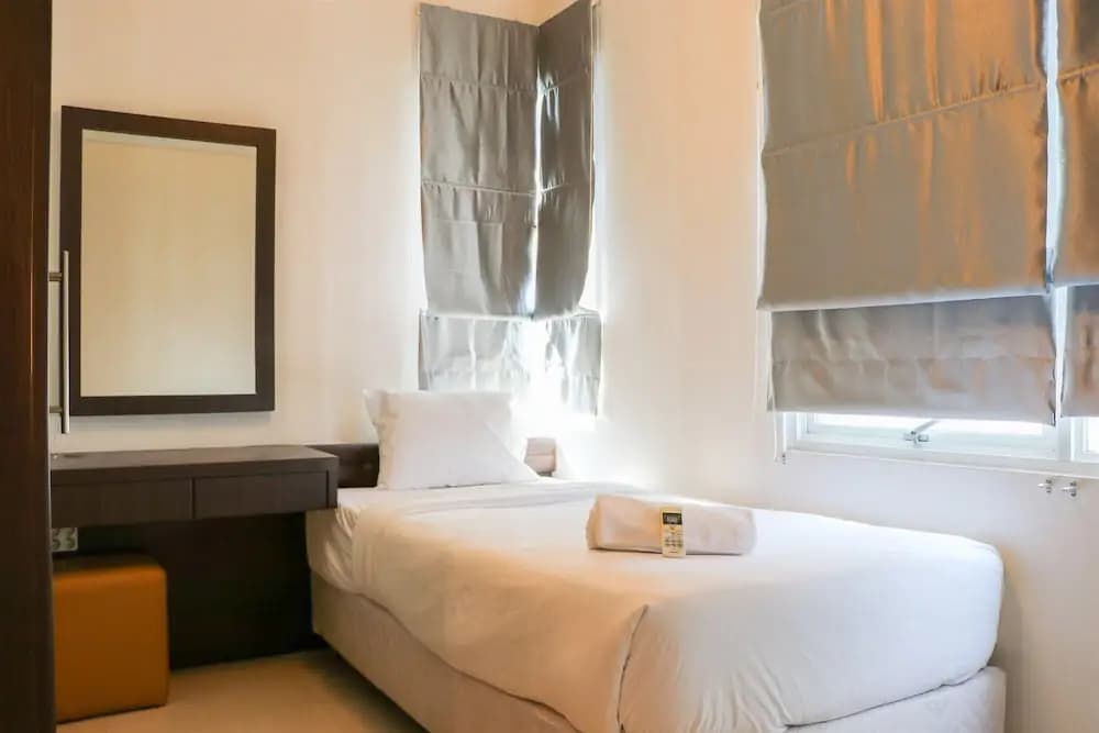 Full Furnished With Comfort Design 2Br Apartment At Thamrin Residence - photo 6