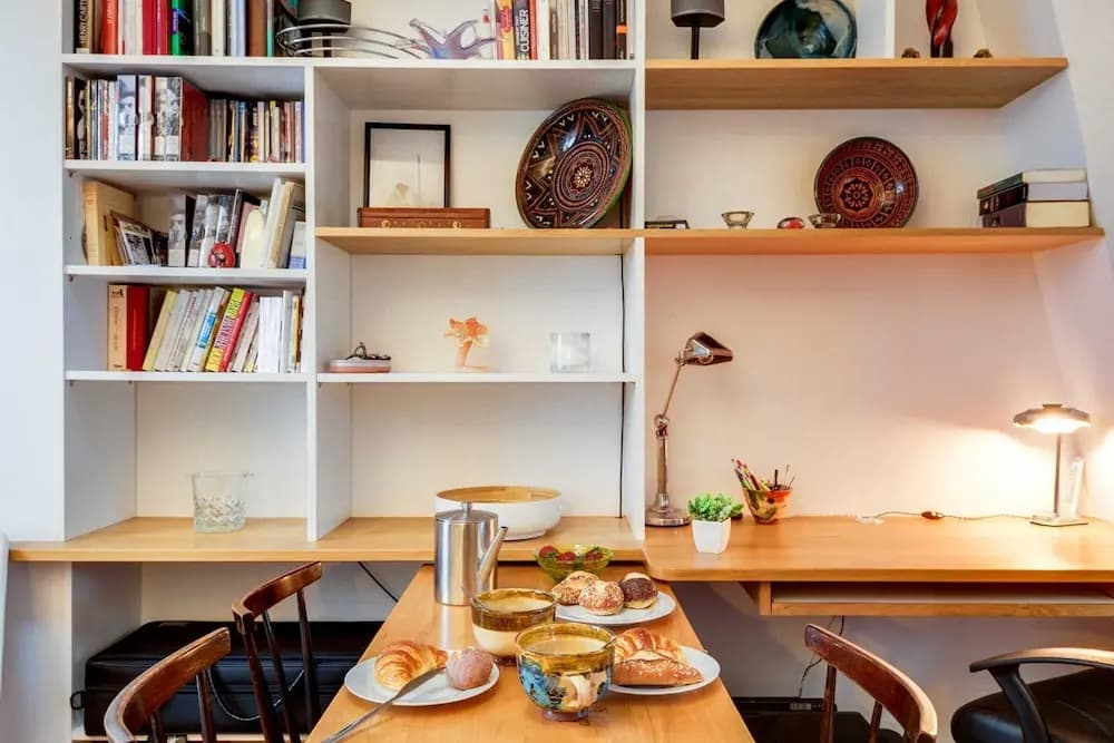 Book-lovers Abode in the 4th Arrondissement - photo 2