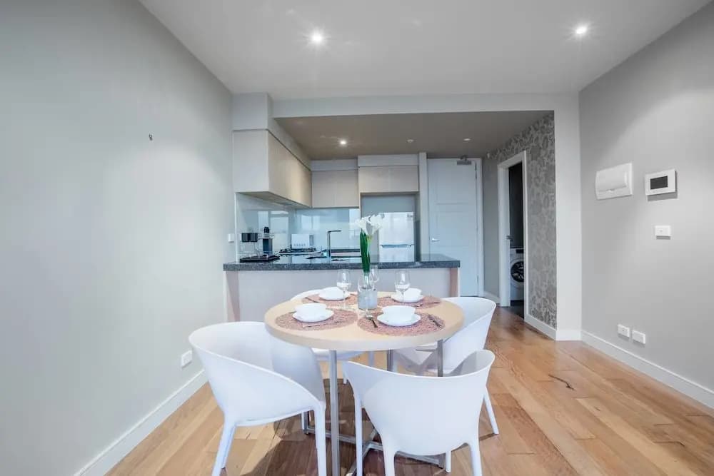 Sweet Apartment At Centro Melbourne - photo 4