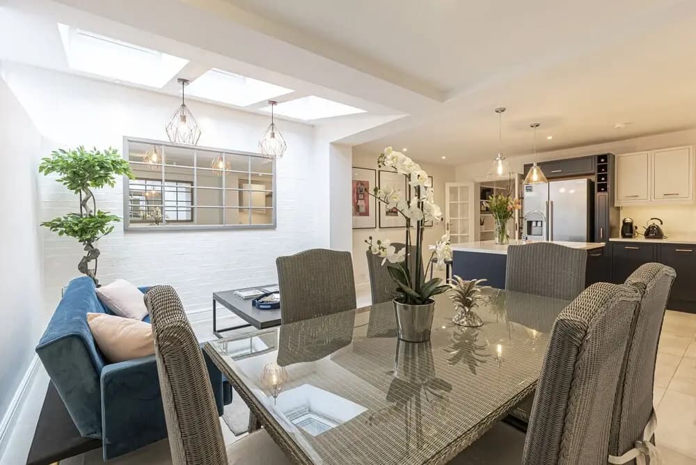 JOIVY Exclusive 3Br Home W/ Terrace In Chelsea - photo 2