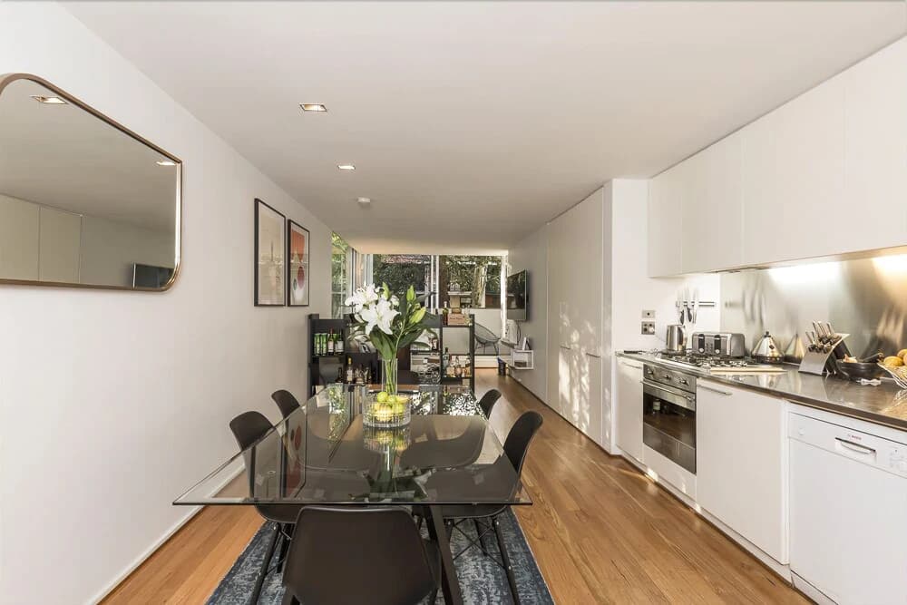 Two Storey Lux Apartment Near CBD - photo 14